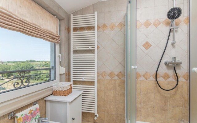 Nice Home in Nova Vas With 4 Bedrooms, Wifi and Outdoor Swimming Pool