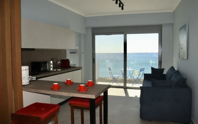Charaki Escape Chic Seafront Studio