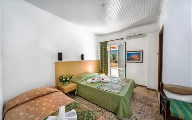 Harmony Hotel And Studios