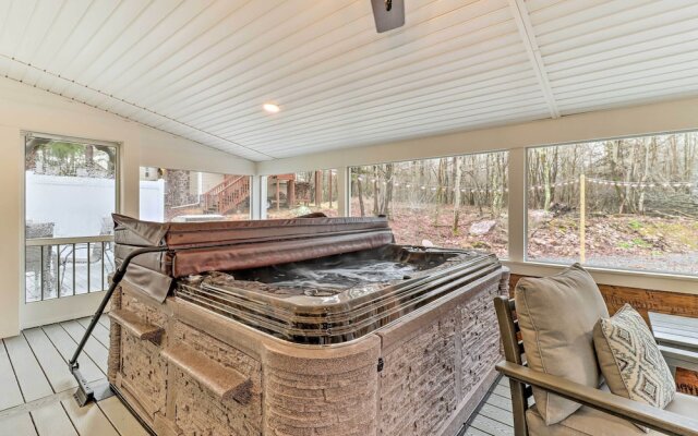 Blakeslee Home w/ Private Hot Tub, 5 Mi to Skiing!
