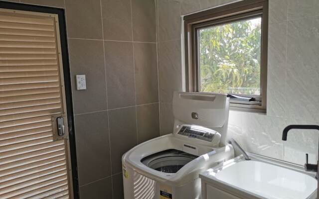 Serviced Waterfront Whole Villa Sydney