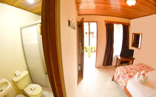 Hostel Backpackers La Fortuna
