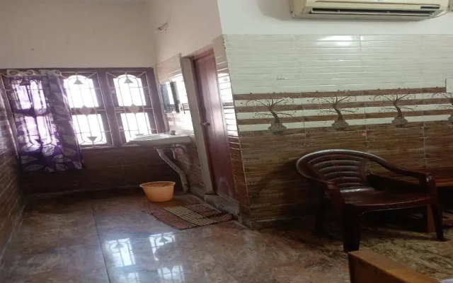 OYO 85568 Sunrise Residency