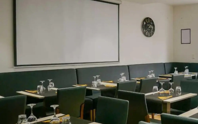 LE CENTRAL Hôtel Bar Restaurant