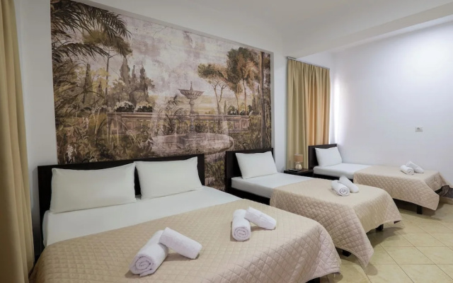 Atlantis Hotel & Apartments - Hotel in Ksamil - Photo 2