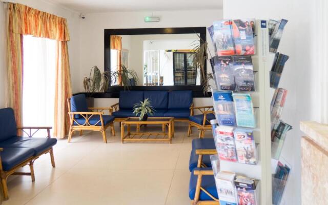 Mavina Hotel & Apartments