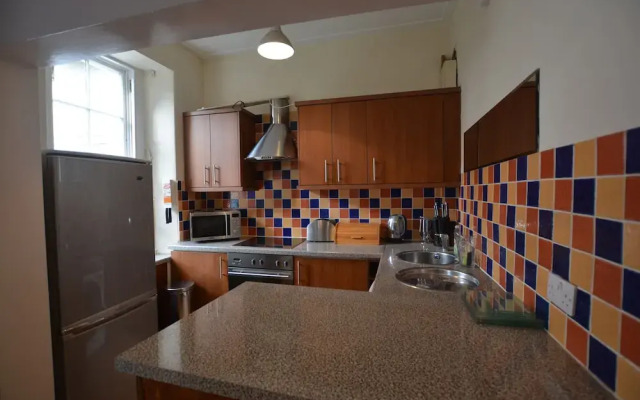 1 Bed Colony Apartment Stockbridge