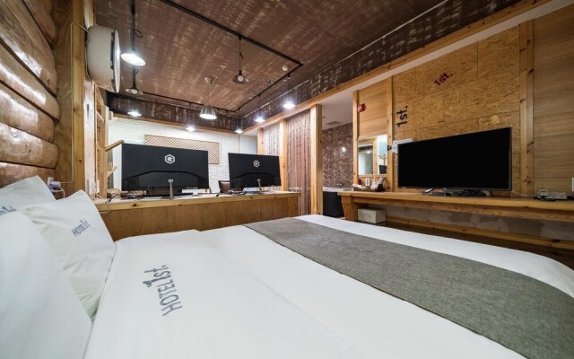 Jeonju Sanjeondong Cheotbeonjjae Hotel