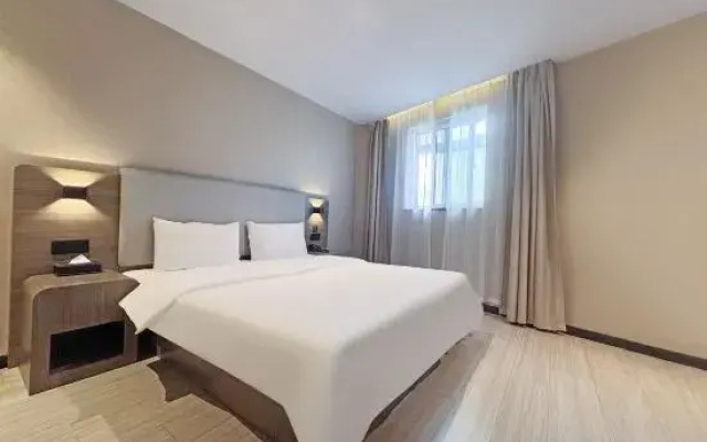 Lai Yi Hotel (Changji Road Anting Subway Station)