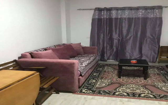 Cozy Pool Level 1-bed Apartment