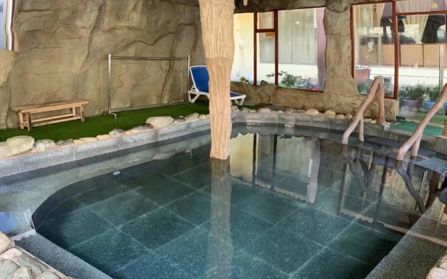 Shiman Hot Spring Hotel