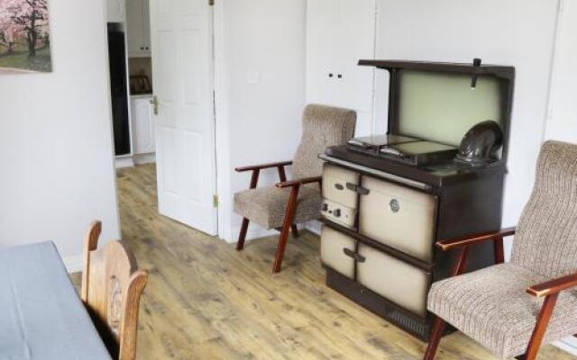 Hawthorn Hideaway