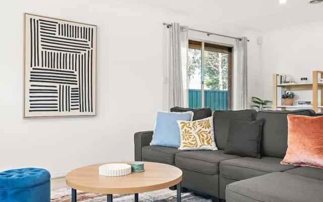 Comfortable Family Stay in Caroline Springs