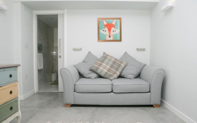 Bright 2 Bedroom Apartment in Central Bristol