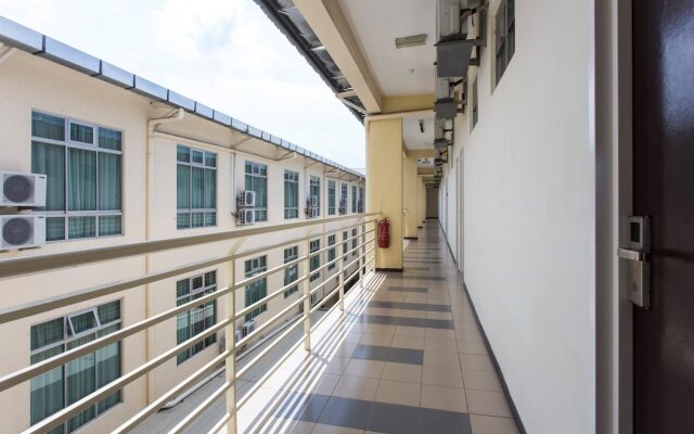 World Youth Hotel