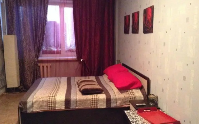 DR Sof'i Perovskoj 42 Apartments
