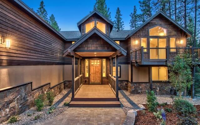 Redwood Lodge 7 Bedrooms 5.5 Bathrooms Home