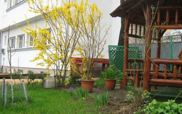 Foisor Residence