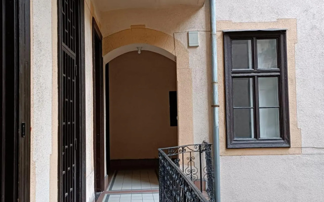 Park Danubes view central market Budapest