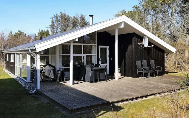 6 Person Holiday Home in Blokhus