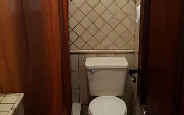 La Casa De La Alameda