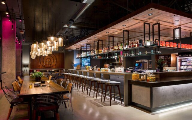 MOXY Seattle Downtown