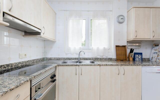 M&M - Apartment with sea views in Portocolom. Free WiFi