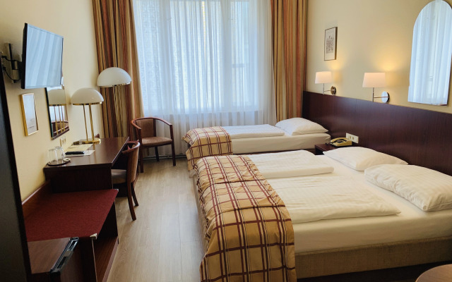 Continental Hotel-Pension