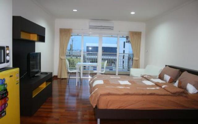Hua Hin Baanklang Condo by Petch