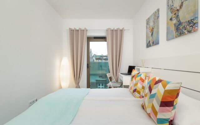 Spring Flowers Apartment by Renters