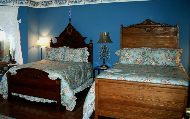 Heron Cay Lakeview Bed & Breakfast Inn