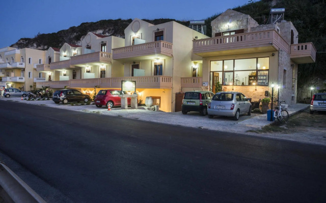 Porto Kalyves Seaside Apartments