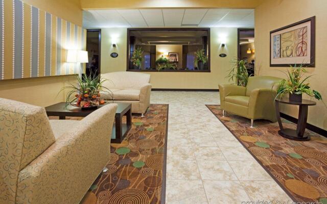 Holiday Inn Express & Suites Eau Claire North, an IHG Hotel