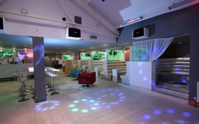 D Luxe Hotel