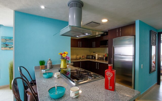 Oceanview 2 Bedroom Condo With Balconies