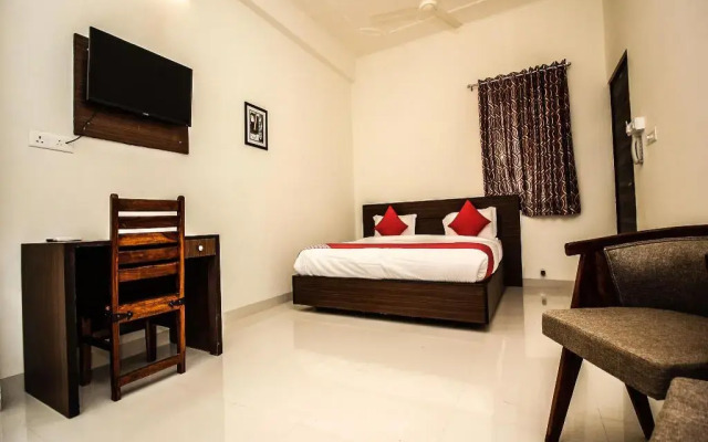 Hotel Mayra by OYO Rooms