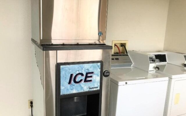 American Inn & Suites