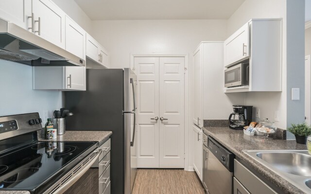 The Luxe Suites of Oceanside with Pool & Gym