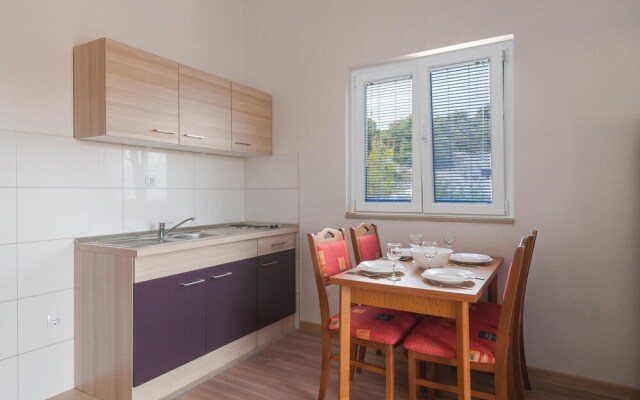 Awesome Apartment in Supetar-splitska With 2 Bedrooms and Wifi