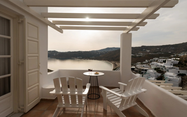 Cova Mykonos Suites