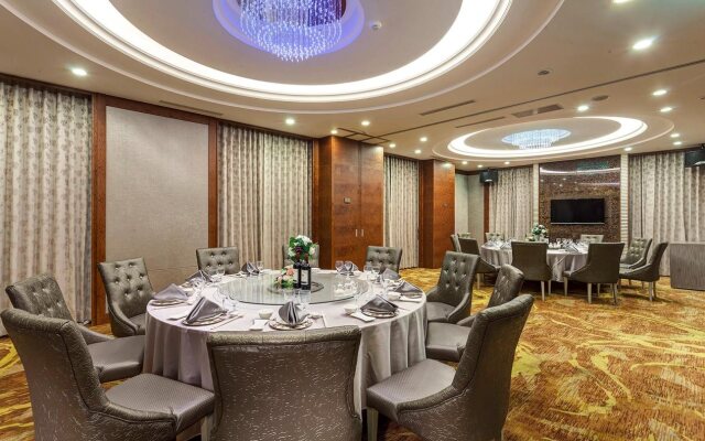 Golden Tulip - Aesthetics