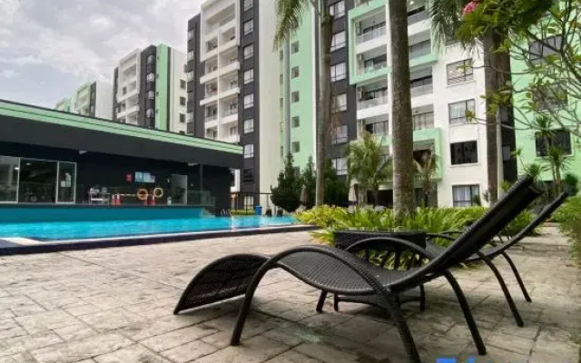 Manhattan PoolView 3bedroom suite Netflix |  Ipoh Station18