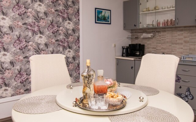 Apartment Kameni dvori