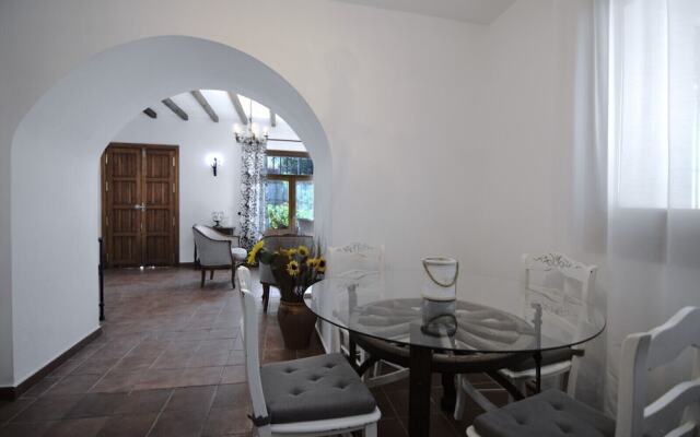 Casa Almendro