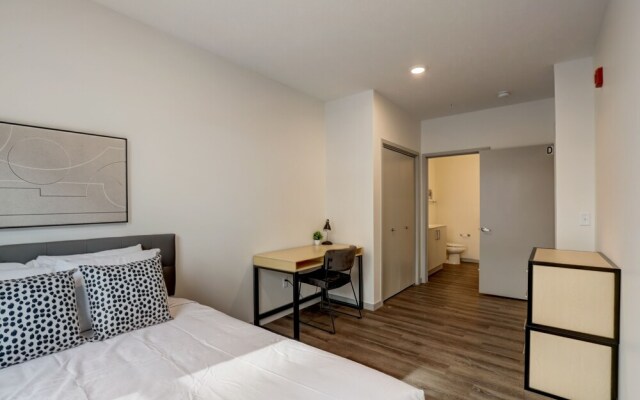 FRONTDESK LivRed Campus Apts Haymarket Square Lincoln