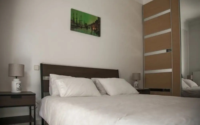 Thisio Modern House