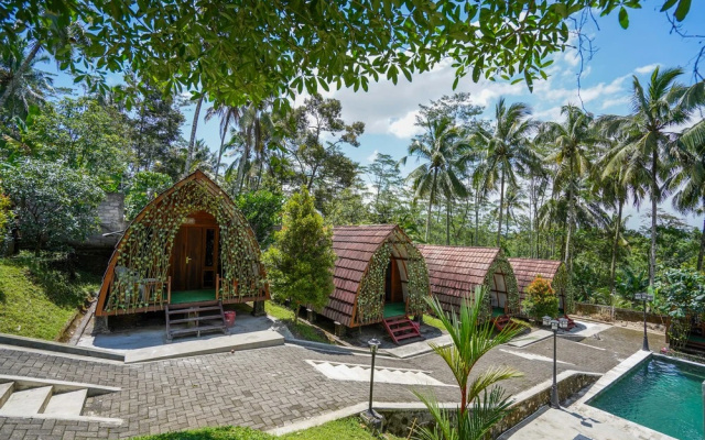 Urbanview Onengan Resort – Pool – Ungaran