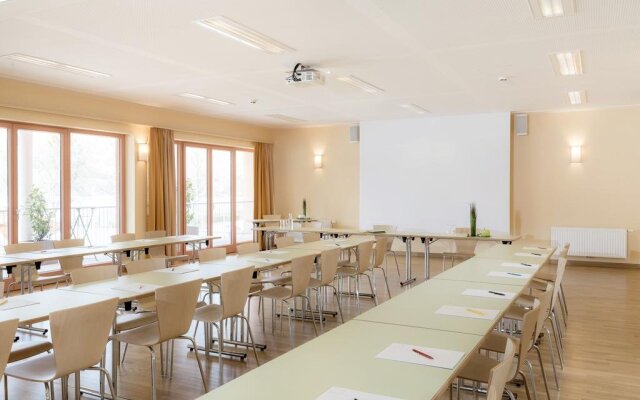JUFA Hotel Stubenbergsee