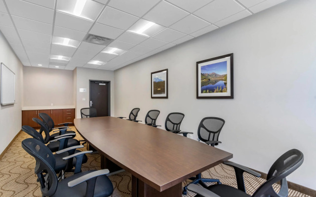 Comfort Inn & Suites