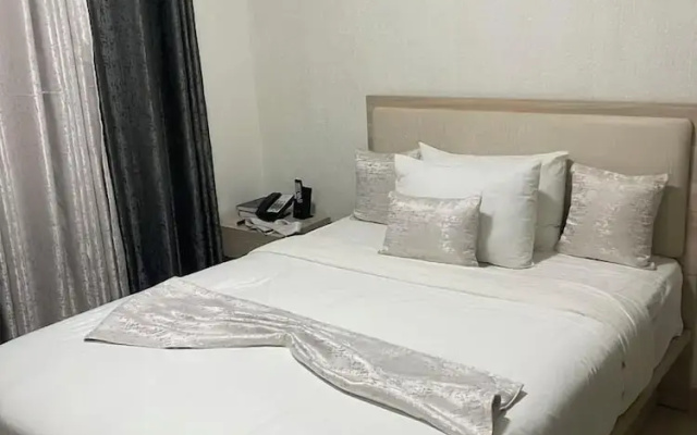 The Grand Empire Hotel